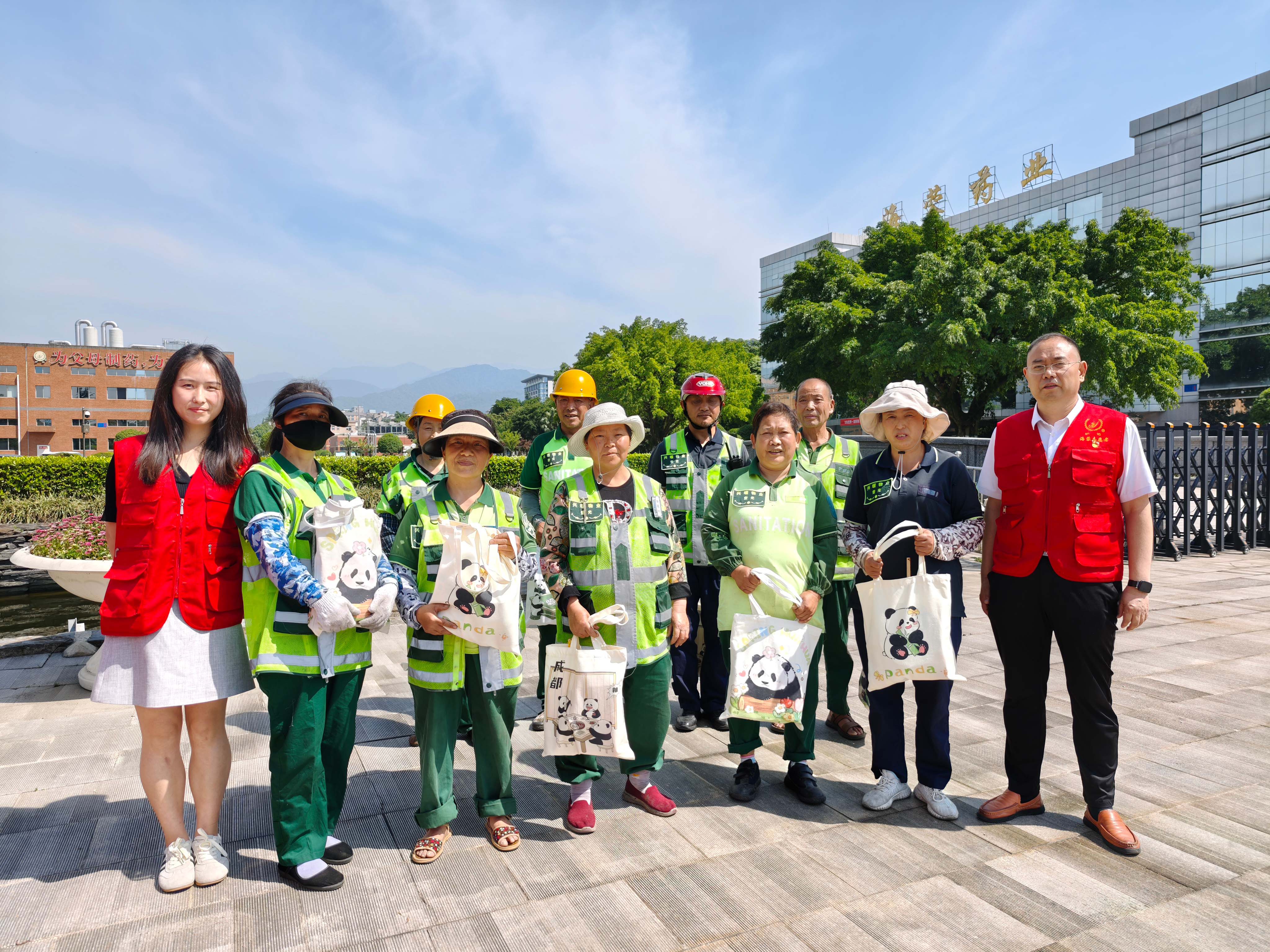 黨建引領(lǐng) | 四川海蓉黨（團(tuán)）支部聯(lián)合工會開展一線環(huán)衛(wèi)工慰問活動
